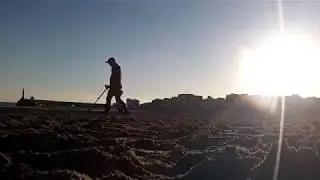 Dry sand detecting margate beach with minelab explorer SE coins,coins