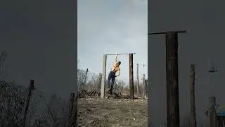 Дотянул, даже чуть выше подбородка