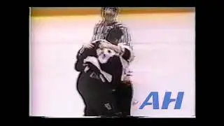 OHL Feb. 14, 1993 Dennis Bonvie,NB v Matt Johnson,PET North Bay Centennials Peterborough Petes