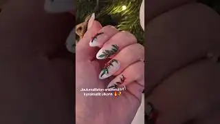 Joulumalliston ekat kynnet ulkona! 😍🔥 #kynnet #pressonnails #joulu #christmas
