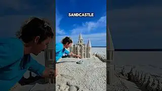 Эта девочка построила невероятный замок из песка