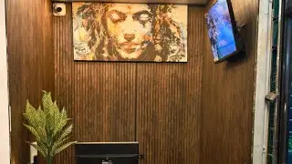Gold Cafe and Restaurant, New Look