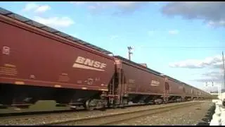A perfect Meet in Puyallup between BNSF 4606 and the SDRX 905.