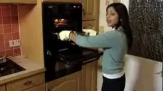 Full Range Coolskin Oven Glove with Fingers Video