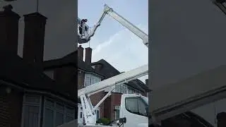 Cherry Picker inaction on the roof cleaning job in Harrow #satisfyingclean #Cherrypicker #mewp