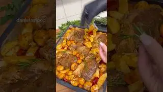 🌿🥔 Oven-Baked Veggie Tray with Potatoes#comfortfood #danielasfood #food