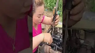 Unbelievable! A Girl Repairs and Restores a Car Engine From Scratch