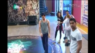 استاذ مارسيلينو جبرايل يوقظ طلاب - ستار أكاديمي10|21/09/2014