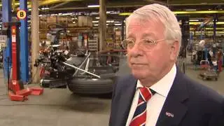 VDL-topman Wim van der Leegte licht het plan toe