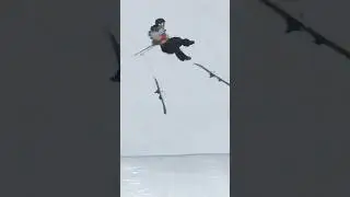 He loses his skis mid-air 🤯