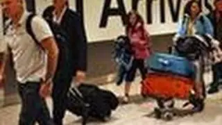 Passengers Stream Back Into U.K. as Airspace Rules Eased