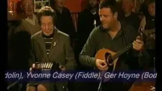 Kitty Hayes and Eoin O'Neill with Quentin Cooper, Yvonne Casey & Ger Hoyne on TG4 'Geantraí'.