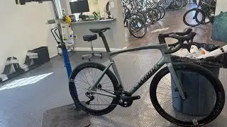 Building a $10K+ Road bike as a blind bicycle mechanic￼