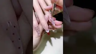 Hand-painted manicure is so relaxing#paintingnails #nails#nailart #naildesign#pressonnails#diynails