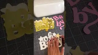 How to make a simple baby cake topper with your Cricut machine #cricutmade