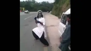 Pakistani boys Dance - Dancing at road side see fun and feel fear