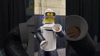 Bender Cosplayer Waiting for John DiMaggio! #Shorts