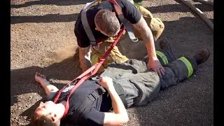 Обучение пожарных навыкам быстрого использования страховочной системы | Hands Free
