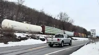 Jack Sees Grey Truck MASSHOLE Slam Into Crossing Gate; Flees Catskill, NY W/ Cracked Windshield🤣😅😂🤡🐷
