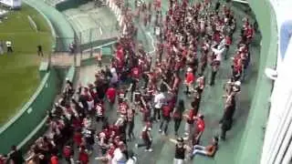 OS FANÁTICOS CHEGANDO NO ATLETIBA
