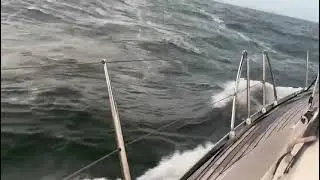 35 knopen wind (8 bft) 21 mijl voor IJmuiden