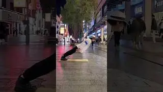 Dance to Pay Tribute to MJ, the King of Pop Forever. #viral #viralvideo #fyp #funny #comedia #dance