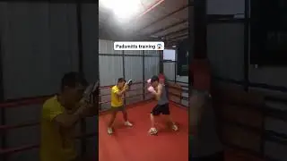 Padsmitts training with my client 😱👍💯👊🥊  #CoachAneboy #boxingtrainer #muaythaitrainer