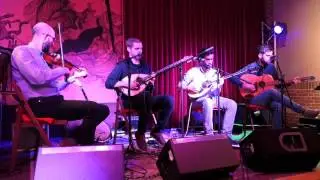 &Delta;&iota;&alpha;&beta;&omicron;&lambda;&iota;&kappa;έ&sigmaf; &pi;&epsilon;&nu;&iota;έ&sigmaf; - &Mu;ά&lambda;&epsilon; &Beta;&rho;ά&sigma;&epsilon; (Diavolikes penies - Male Vrase)