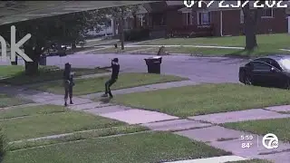 Postal worker held at gunpoint on Detroit's west side in broad daylight