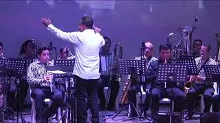 LA CASA EN EL AIRE // Aut. Rafael Escalona - Arr, Victoriano Valencia
