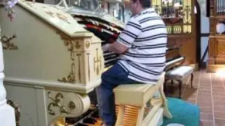 Dave Calendine plays the organ.