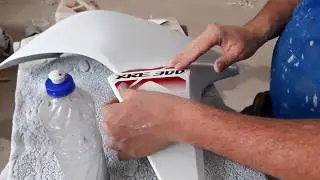 Como aplicar adesivo de moto xre 300