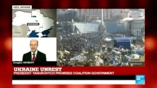 Ukraine: Armed troops and heavy armor vehicles on the move in Kiev