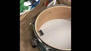 Snare wire placement on a drum