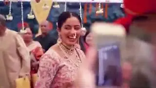 Best Bride Entry Ideas||Beautiful bride Nehha Pendse's entry|| Wedding at home|| Dreamy bridal entry
