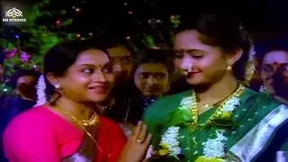 कसे लागले डोहाळे | Kase Lagale Dohale | Lek Chalali Sasarala | Alka Kubal | Dohale Jevan Song