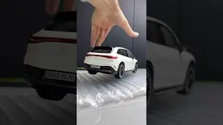 Mercedes-Benz EQS SUV 1:18 Scale Model Car Suspension Test #car #diecastcars #mercedes