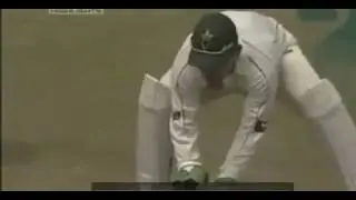 Kamran Akmal drop catches... :P