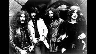 Black-Sabbath-Paranoid_D_minor__bpm_82 1 tone down
