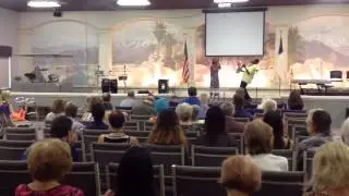 Jerone Lee and his wife ministering 'When I think about the Lord
