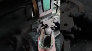 Punching machine - punching stainless steel special-shaped parts with holes