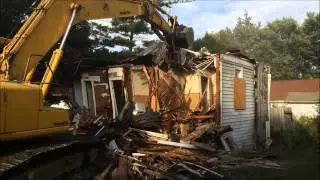 Watch Saginaw home demolition from start to finish