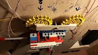 Cancelli : dettaglio meccanismo con ingranaggi lego