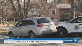 Woman charged with OWI after chase, crash in Des Moines