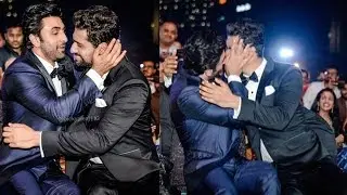 Ranbir Kapoor Forcibly KISSES Vicky Kaushal at 64th Vimal Filmfare Awards 2019