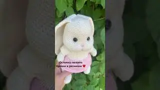 Параллельно с подушками вяжется и второй зайка по собственной схеме♥️#вязаныеигрушки #игрушкиназаказ