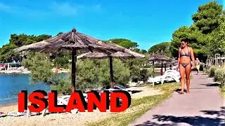 Rab Island - Croatia | Summer 2020 4K. Прогулка по набережной нашего острова. Красивые пляжи.