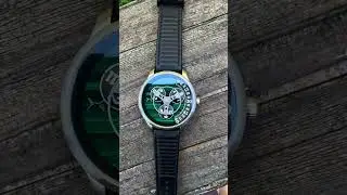 The pure Malachite dial on the Xeric Triptych Wandering Hour Automatic is a conversation starter 👀