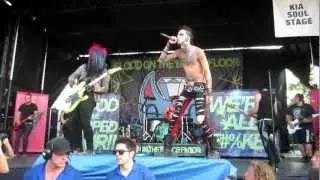 Jayy von Monroe fucking his mic.