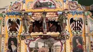 Draaiorgel de Rosalia speelt Scarlet Ribbons